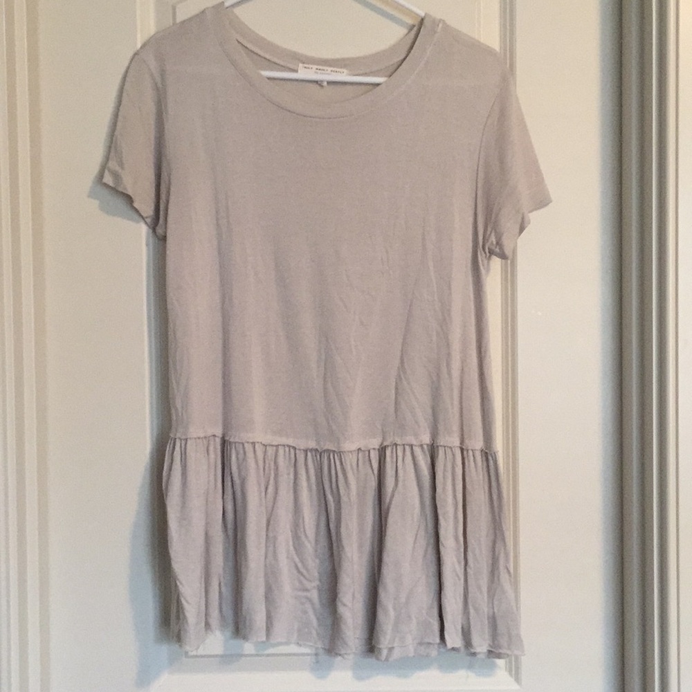 urban outfitters flowy shirt size M